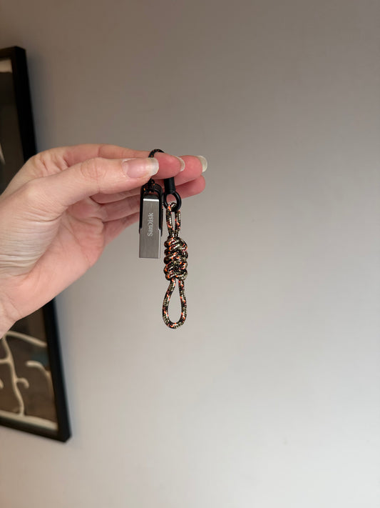 Paracord USB Toggle